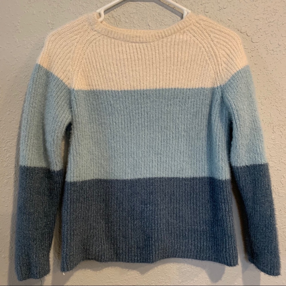 Blue white navy soft sweater